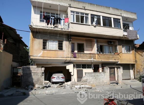 Fren yerine gaza basınca ortalığı birbirine kattı