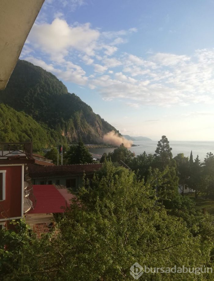 Karadeniz Sahil Yolu'nda heyelan