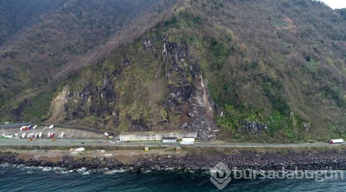 Karadeniz Sahil Yolu'nda heyelan