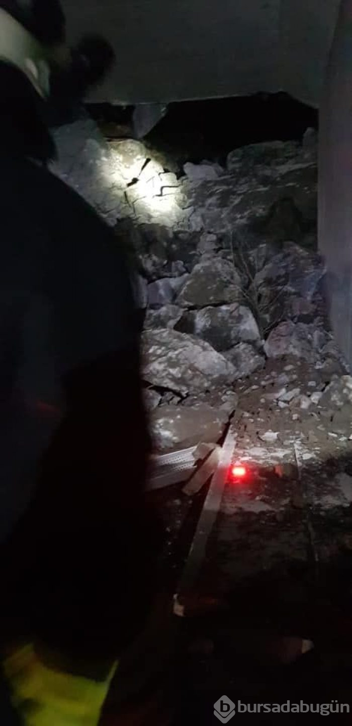 Karadeniz Sahil Yolu'nda heyelan