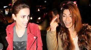 Güzel oyunculardan dostluğu bitiren fotoğraf