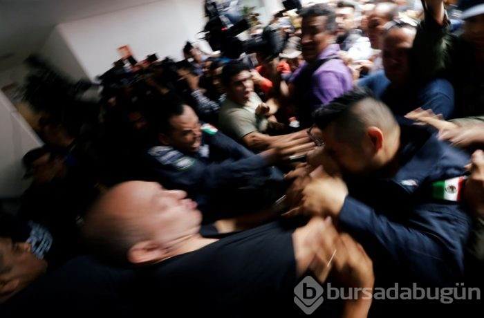 Meksika'da polisler sokağa çıktı (Hükümet muhalefeti suçladı)