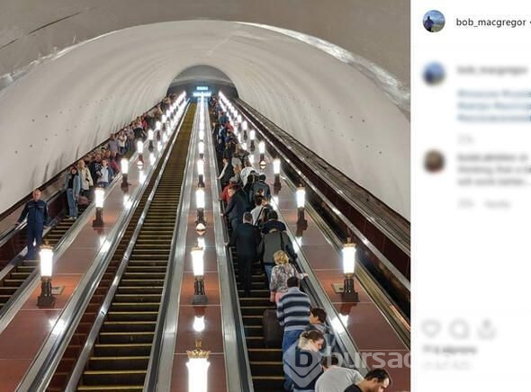 Metroda çıplak ayak modası