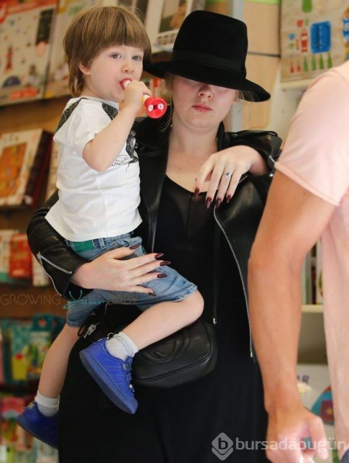 Adele yakın arkadaşının gay eşiyle el ele