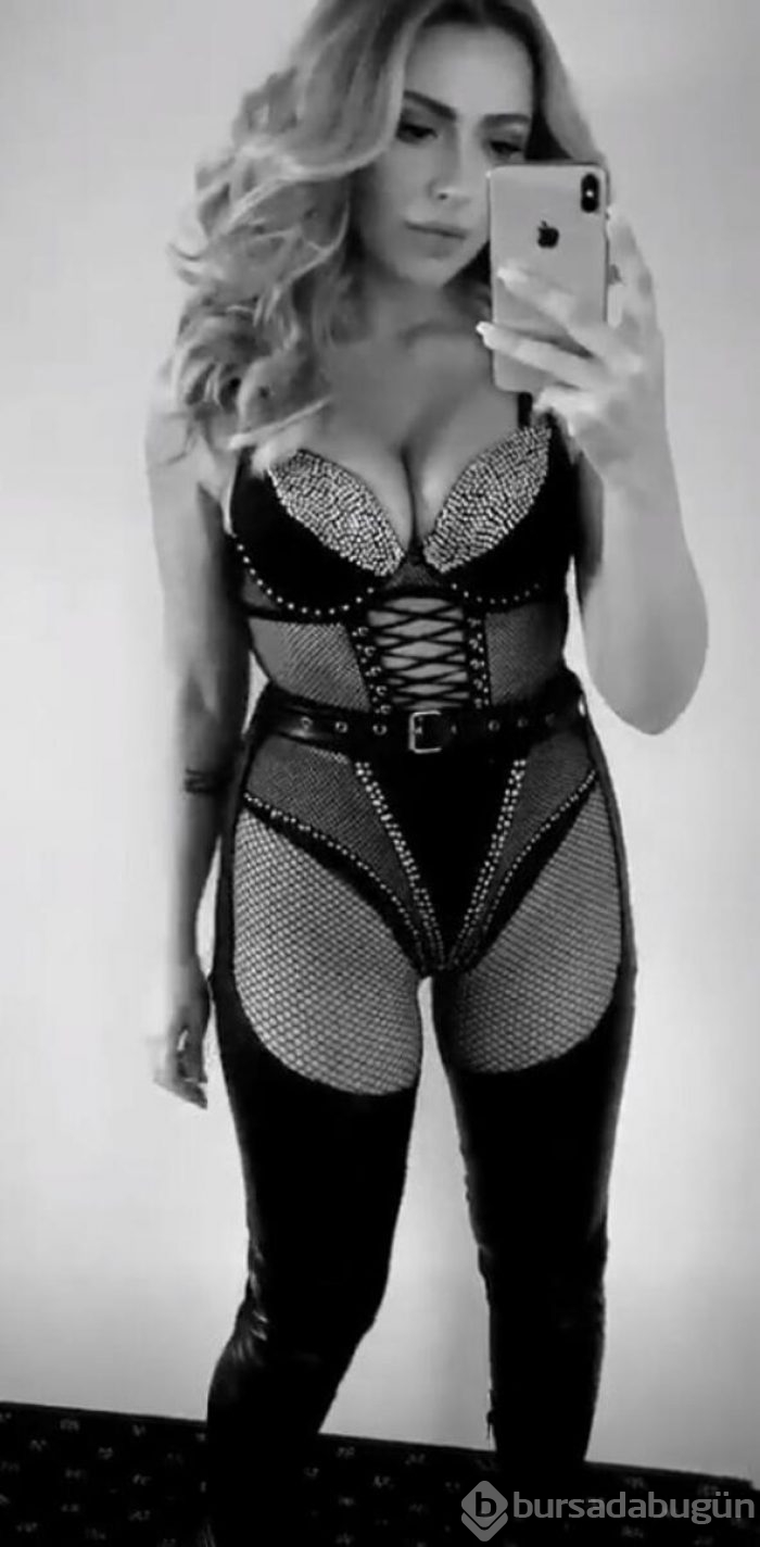 Hadise yine hayran bıraktı