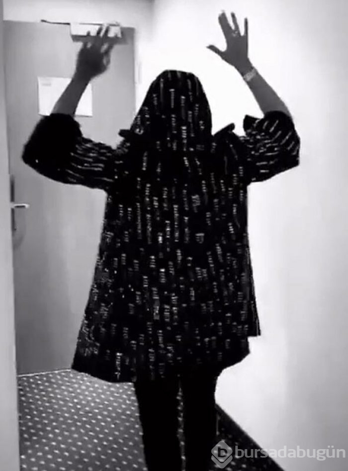 Hadise yine hayran bıraktı