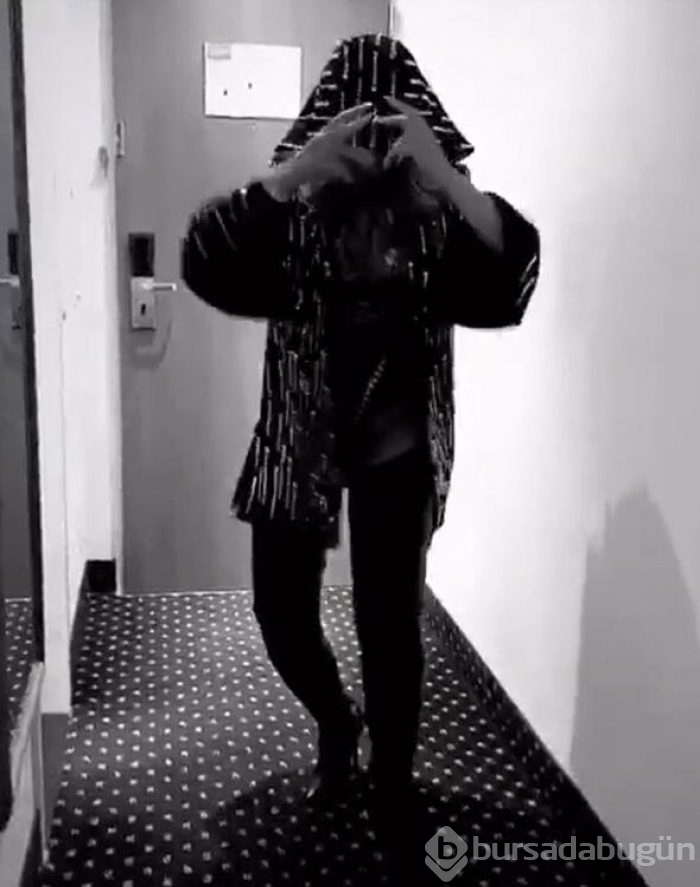 Hadise yine hayran bıraktı