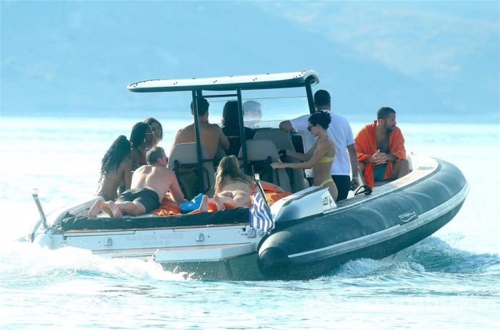 Plajı birbirine kattılar