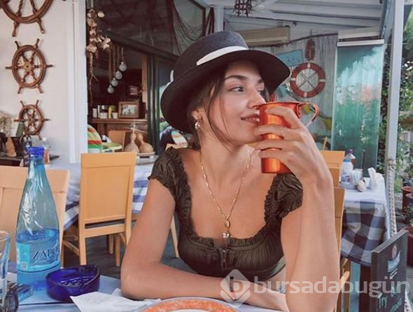 Hande Erçel:''Hayallerinizin peşini bırakmayın."