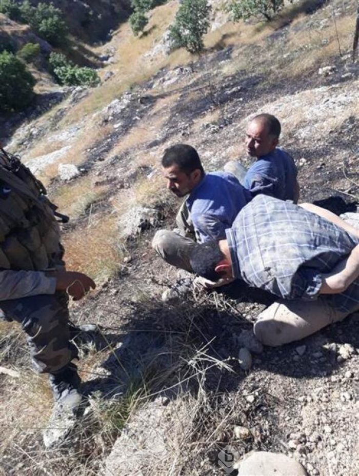 O teröristlerin yakalanma anına ait yeni fotoğraflar ortaya çıktı

