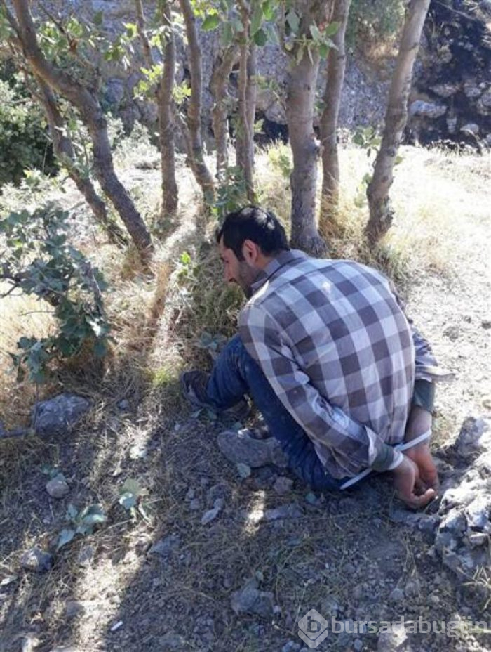 O teröristlerin yakalanma anına ait yeni fotoğraflar ortaya çıktı

