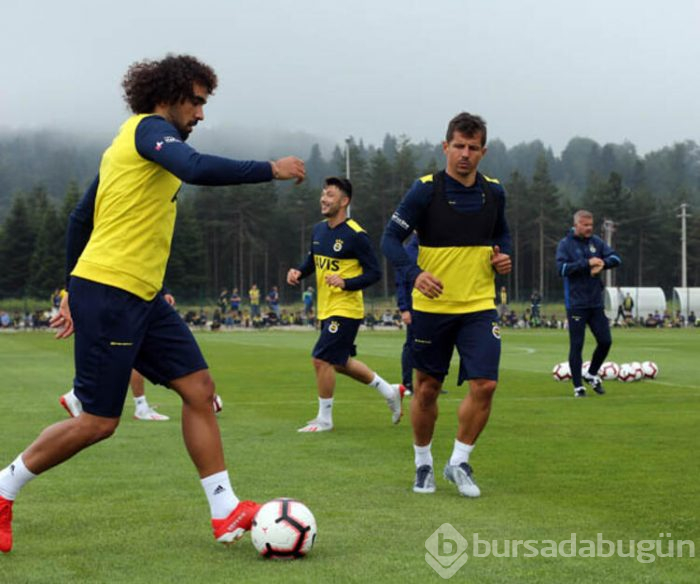 Emre Belözoğlu sahaya indi
