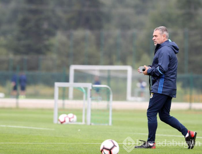 Emre Belözoğlu sahaya indi
