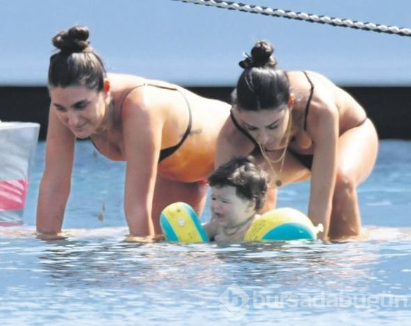 Aslıhan Doğan ile oğlu Hamza Arda Bodrum tatilinde
