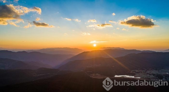 Kuzey yarımkürenin en güneyinde bulunan buzul dağı
