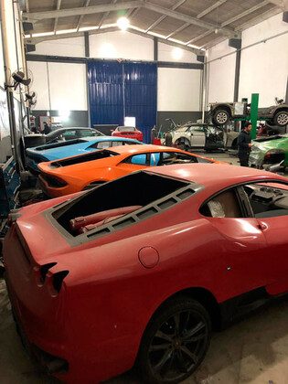 Sahte Ferrari ve Lamborghini fabrikası kapatıldı
