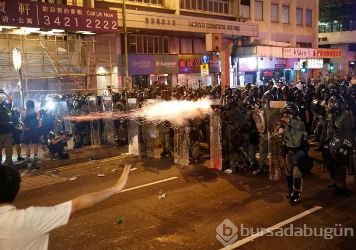 Hong Kong'da halk Çin'e iade yasasını protesto için tekrar sokaklarda