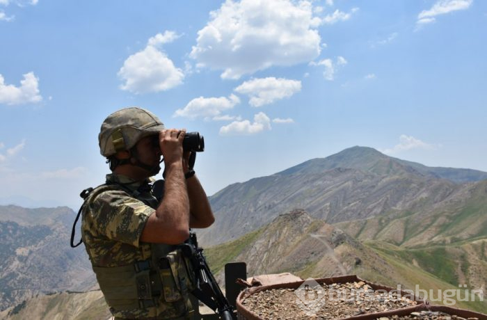 Baba oğul omuz omuza vatan nöbetinde