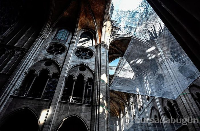 Notre Dame'ın yangın sonrası yeniden inşası başladı
