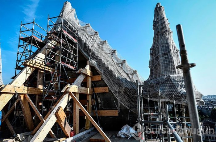 Notre Dame'ın yangın sonrası yeniden inşası başladı