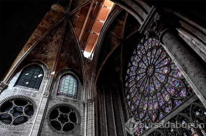 Notre Dame'ın yangın sonrası yeniden inşası başladı