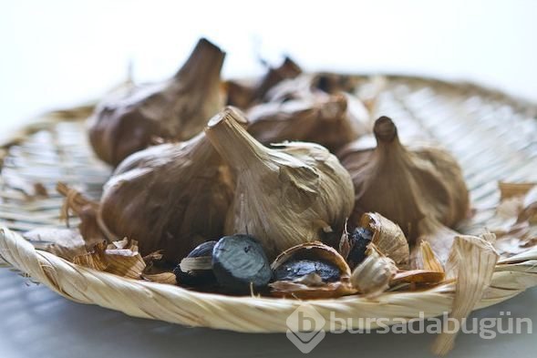 Mutfaklarda mucize! Siyah sarımsağın faydalarını biliyor musunuz?