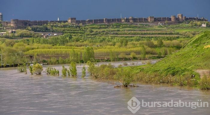 Diyarbakır'ın bin yıllık 10 gözlü köprüsü