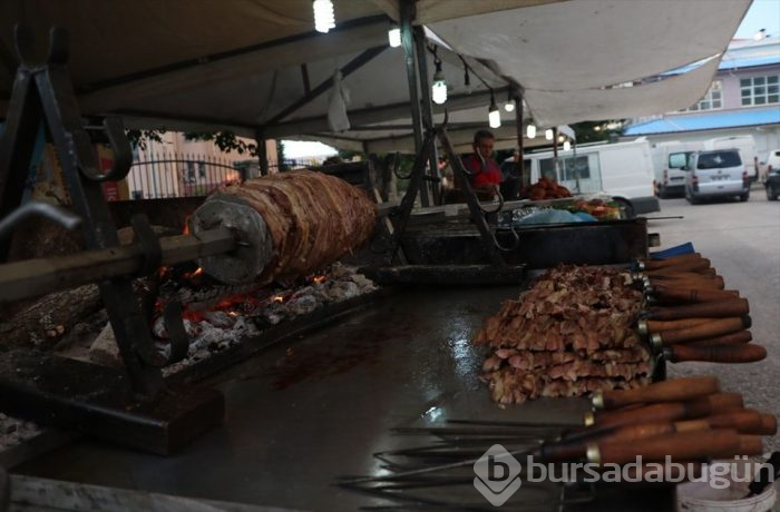 Yöresel lezzetleri tanıtmak için yollardalar