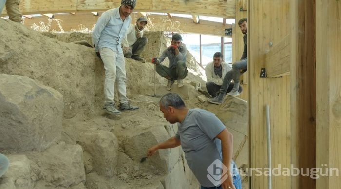 Ayanis Kalesi'nde 30 yıldır aralıksız kazı yapılıyor