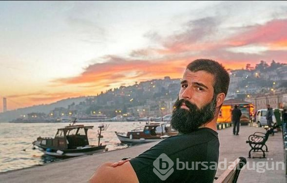 Mehmet Akif Alakurt'un Türk bayrağına hakaret içeren skandal paylaşımına soruşturma!