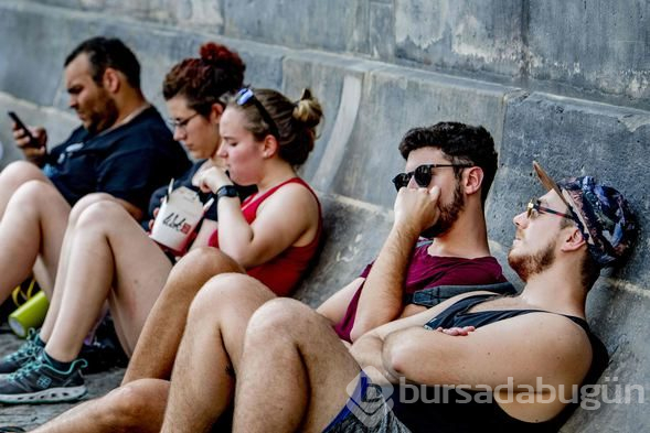 Fransa'da 20 kentte kırmızı alarm verildi