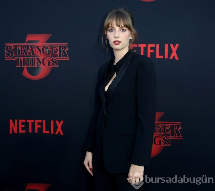 Maya Hawke annesi Uma Thurman'ın tahtına oturdu