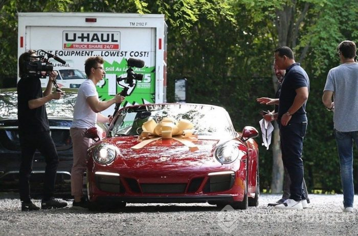 Jennifer Lopez, Porsche hediye eden Alex Rodriguez'e Ford ile karşılık verdi