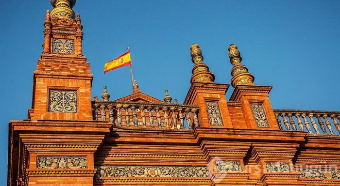 Sevilla'nın görkemli meydanı Plaza de Espana