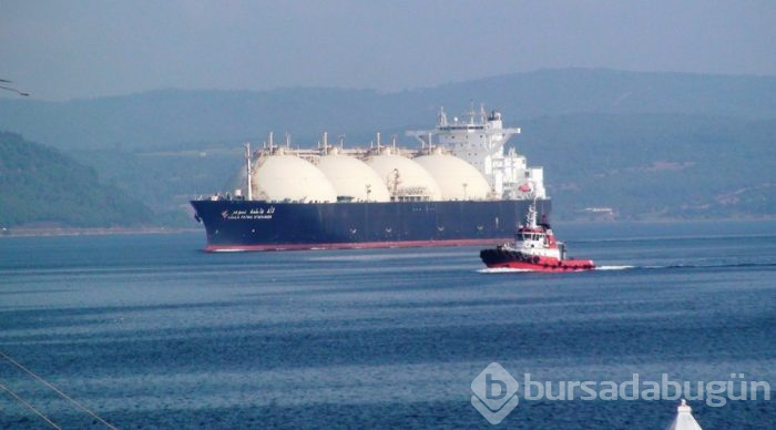 Dev tanker boğazı kapattı