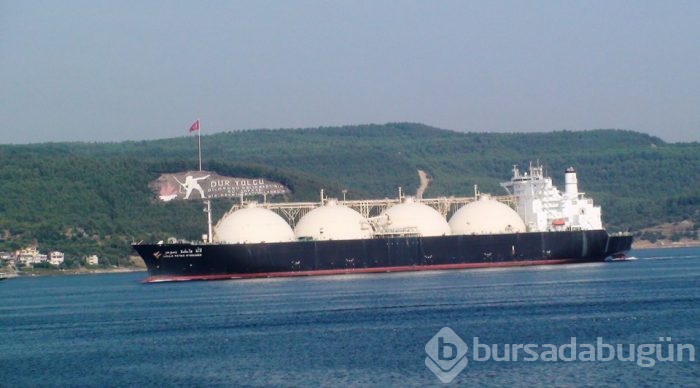 Dev tanker boğazı kapattı