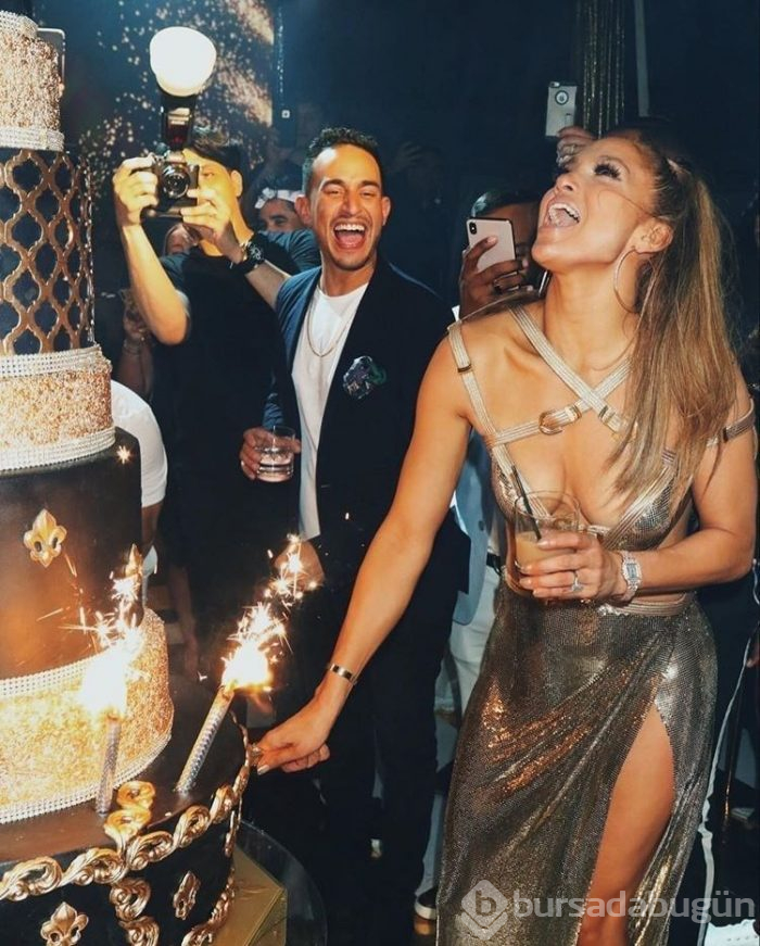 Jennifer Lopez ile Alex Rodriguez bir haftaya dört parti sığdırdı