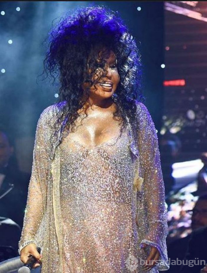 Bülent Ersoy 72 konser için imza attı