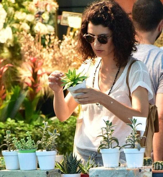 Beren Saat'in keyfi yerinde