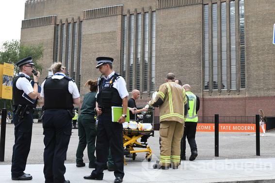 Tate Modern'de altı yaşında bir çocuk 10. kattan 'atıldı'