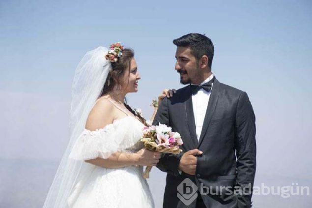 Türkiye'de bir ilk! Dağın zirvesinde evlendiler