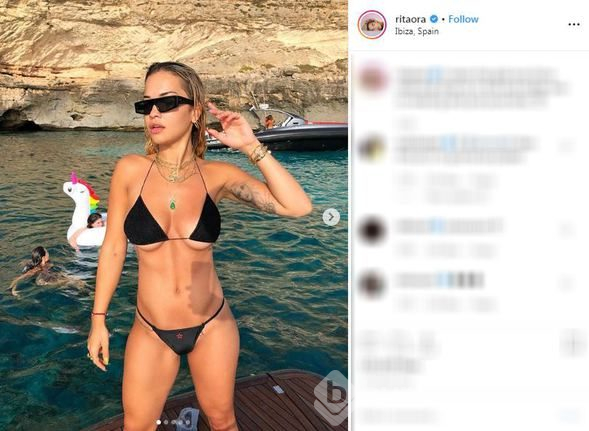 Rita Ora, Ibiza'da tatilin tadını çıkarıyor!