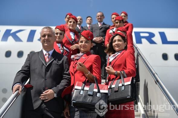 THY kabin ekipleri yeni üniformalarıyla göz kamaştırdı