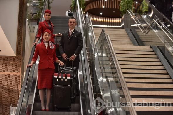 THY kabin ekipleri yeni üniformalarıyla göz kamaştırdı