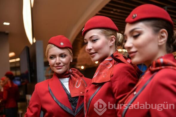 THY kabin ekipleri yeni üniformalarıyla göz kamaştırdı