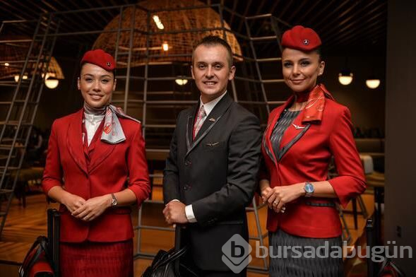 THY kabin ekipleri yeni üniformalarıyla göz kamaştırdı