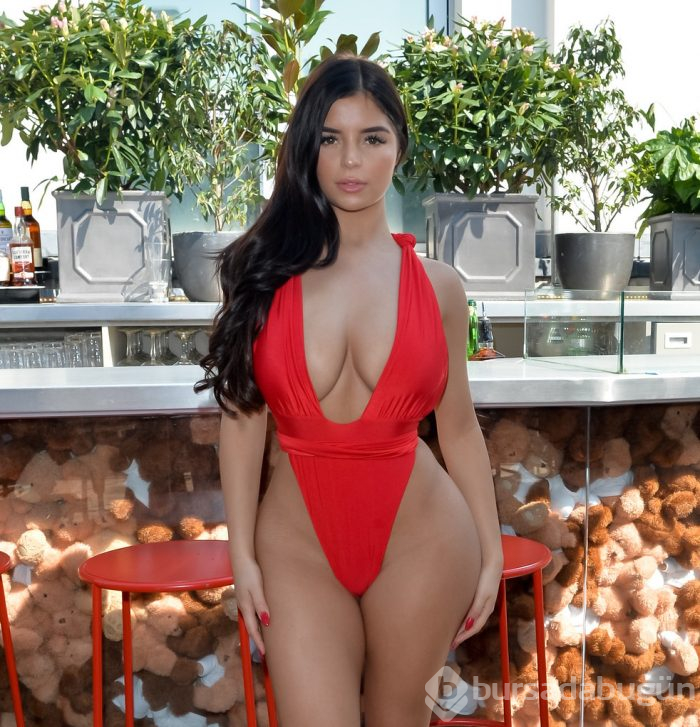Demi Rose tatile doymadı...