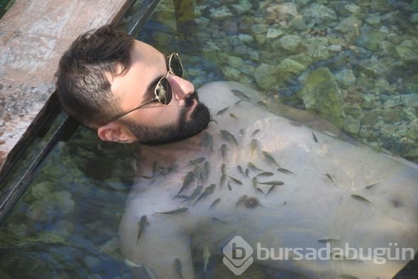 Dünyada tek! Turistler saatlerce içinden çıkmıyor