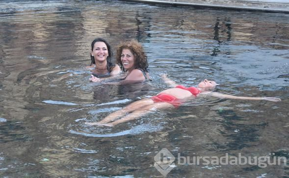 Dünyada tek! Turistler saatlerce içinden çıkmıyor