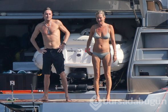 Kate Moss haftalığı 300 bin liralık yatta tatilde!